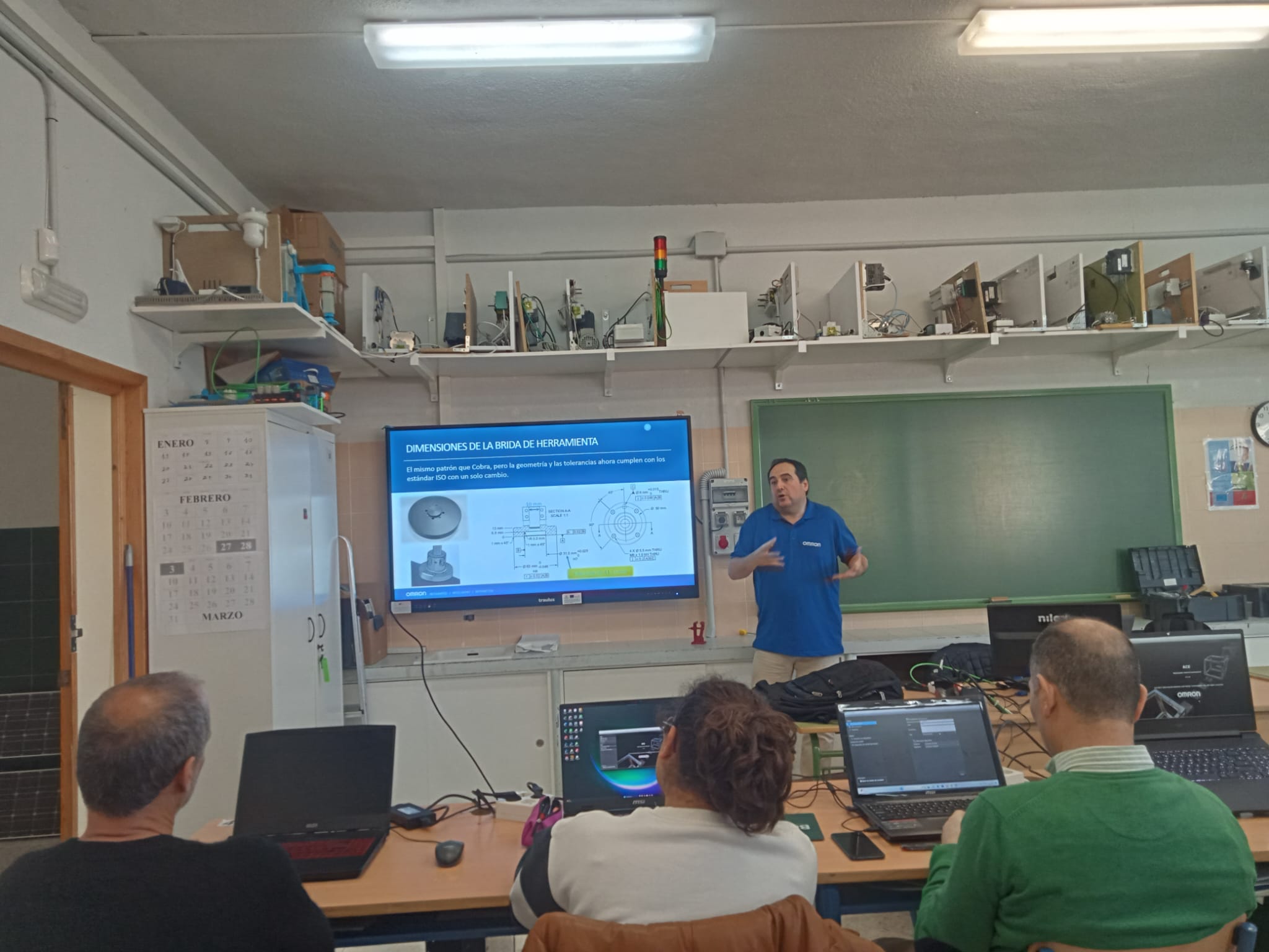 Formación Robot Scara Software OMRON ACE
